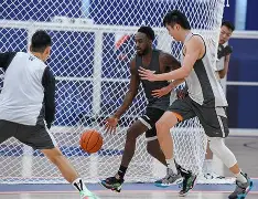 中国金年会-转会期体能课后，瓦伦西亚迎来里程碑备战CBA常规赛，质疑声仍在，球探报告显示潜力